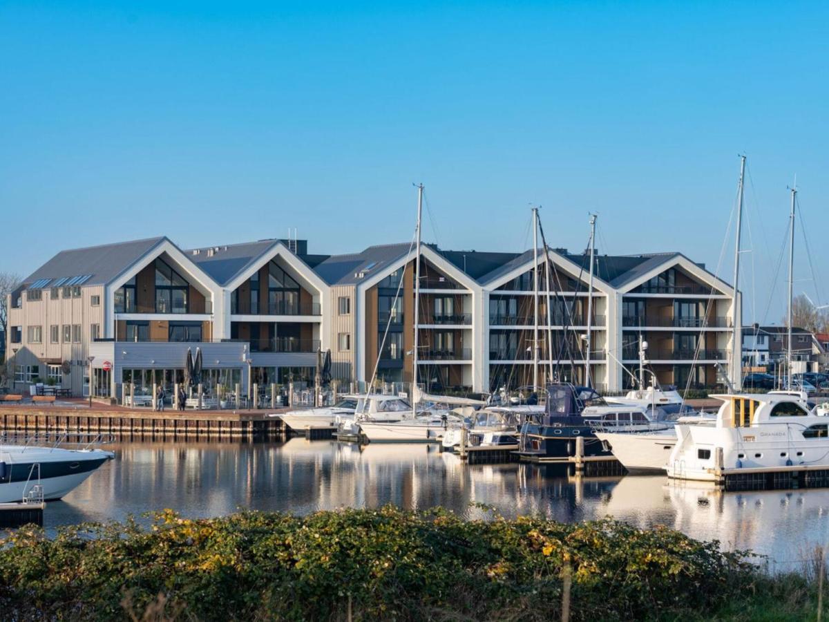Modern With Harbour View In Appartement
