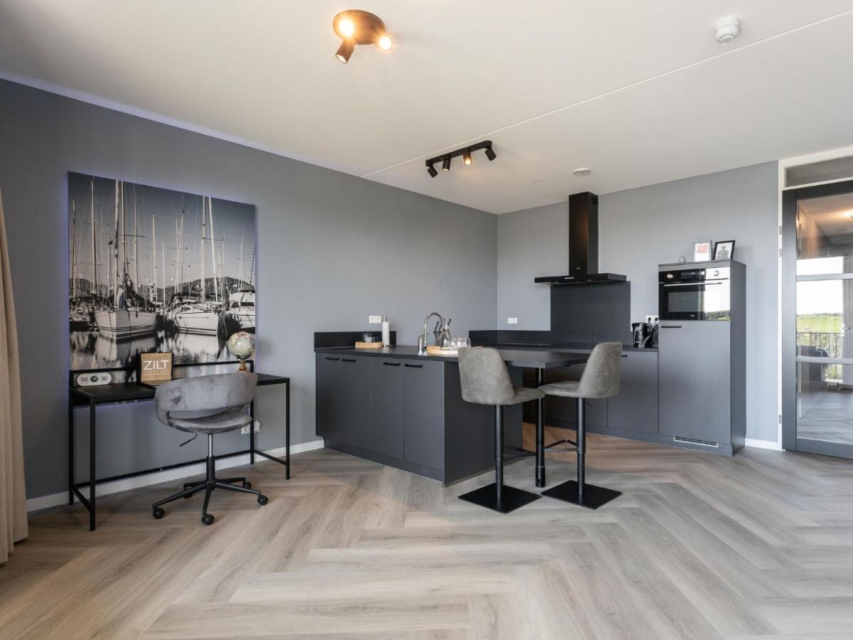 Modern With Harbour View In Appartement *