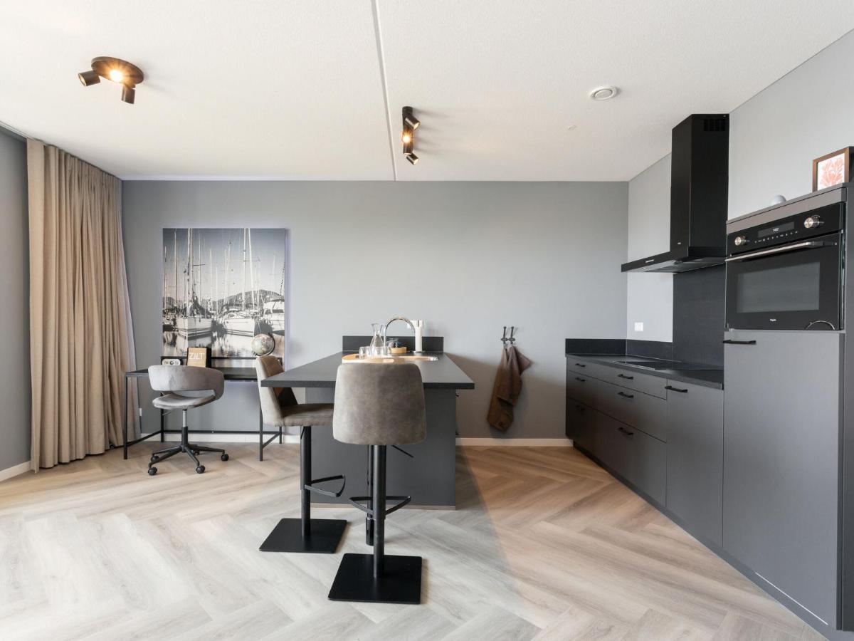 Modern With Harbour View In Appartement