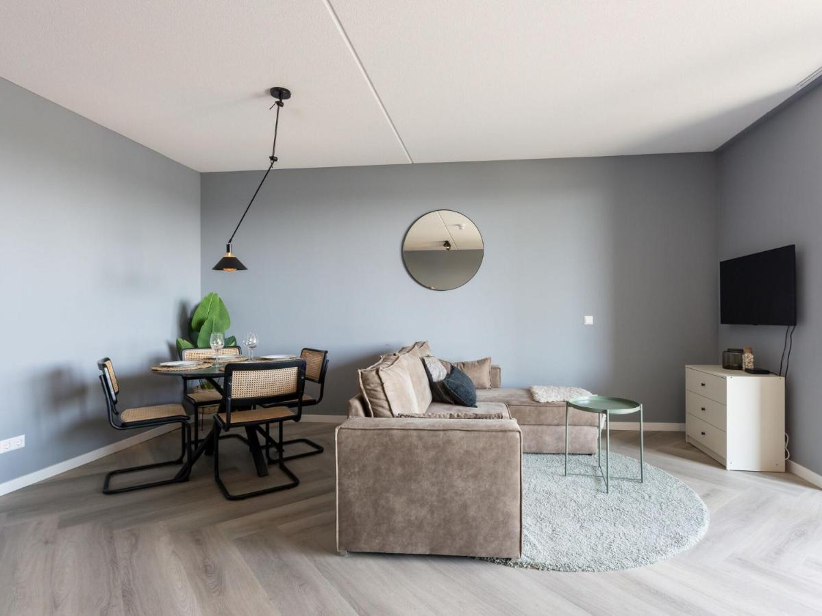 Modern With Harbour View In *